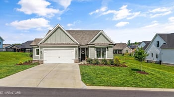 146 Clover Cir, Lenoir City, TN 37772
