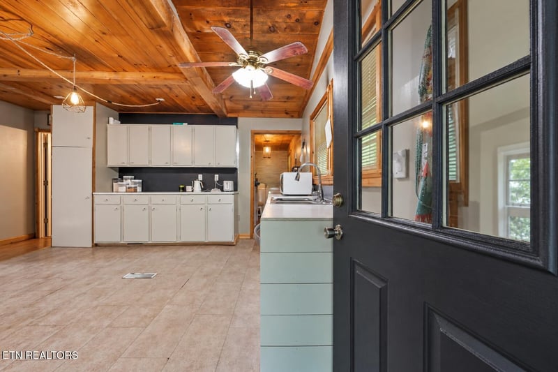 146 County Road 677, Riceville, TN 37370