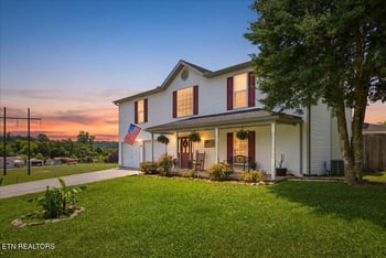 146 Crescent Ln, Jacksboro, TN 37757