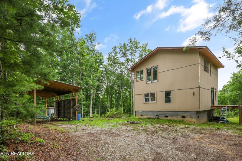 146 Harkle Rd, Lancing, TN 37770