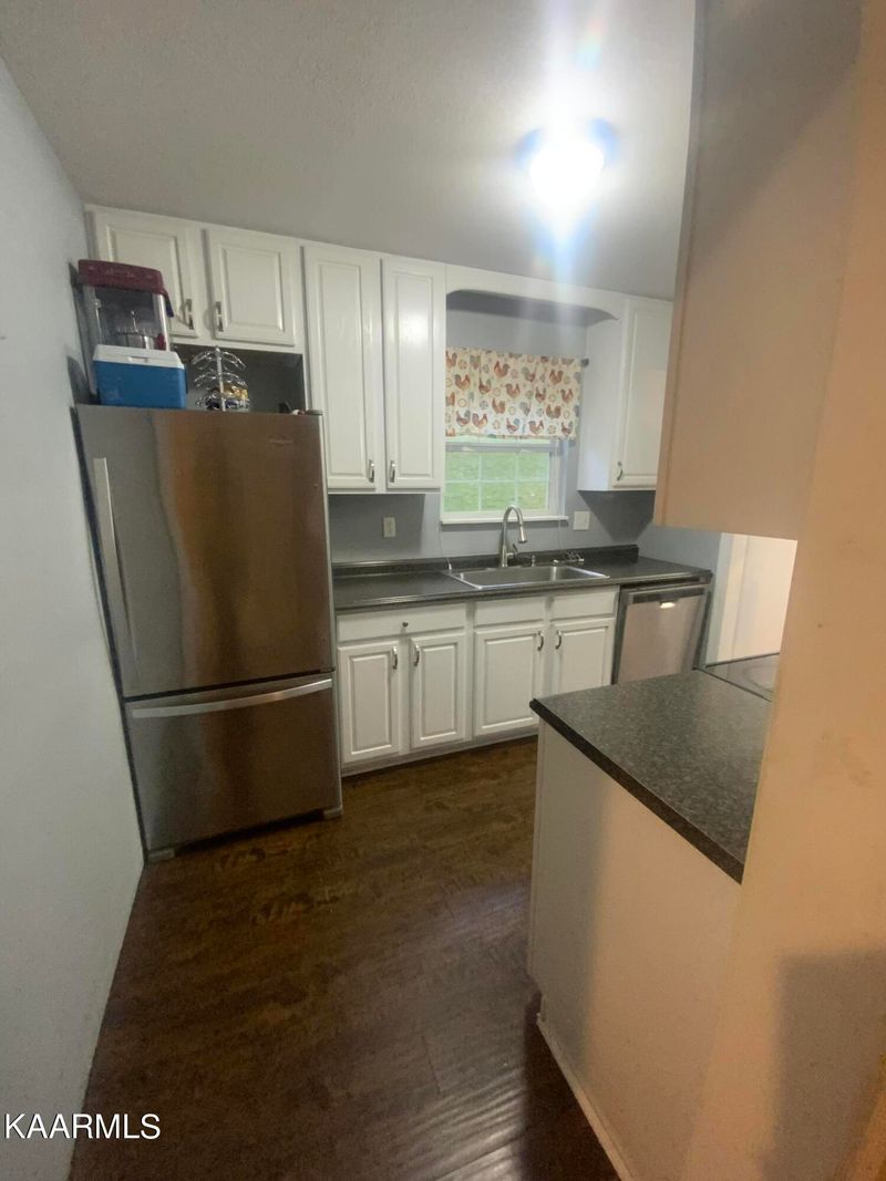 146 Michael Ln, Jacksboro, TN 37757