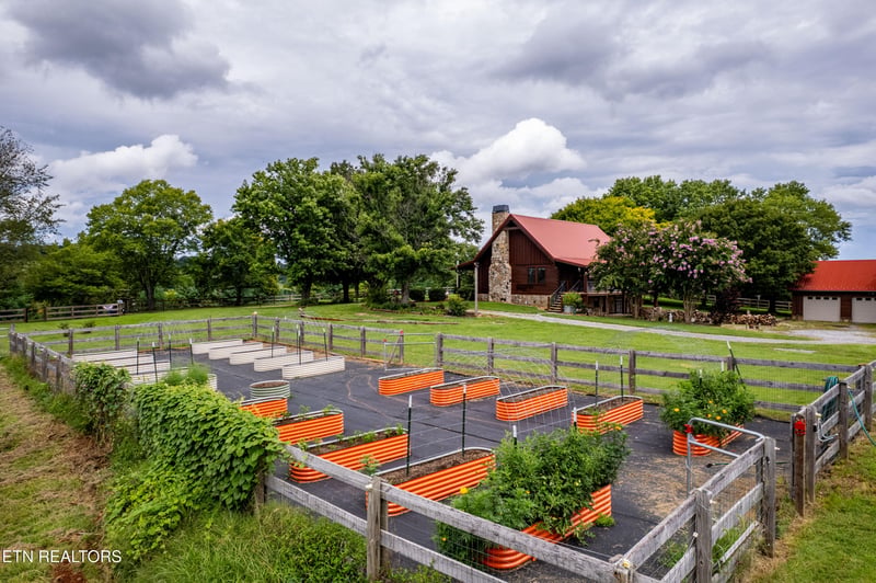 146 Nelson Way, Friendsville, TN 37737