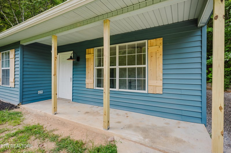 146 Park Pl, Harriman, TN 37748