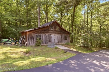 146 Peach Tree Cir, Wartburg, TN 37887