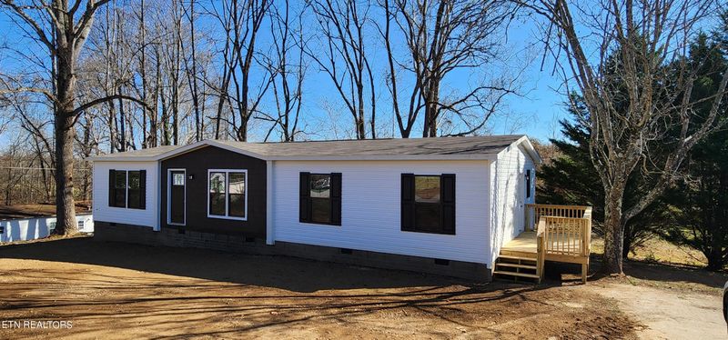 146 Sawmill Cir, Jacksboro, TN 37757