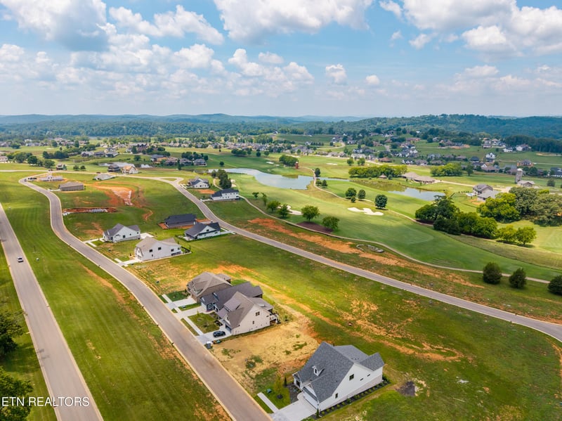 1462 Black Bear Cir, Loudon, TN 37774