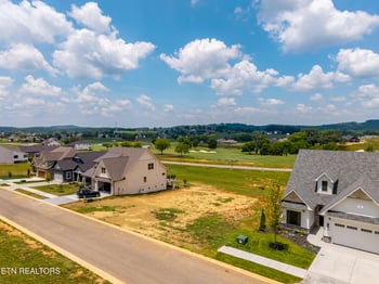 1462 Black Bear Cir, Loudon, TN 37774