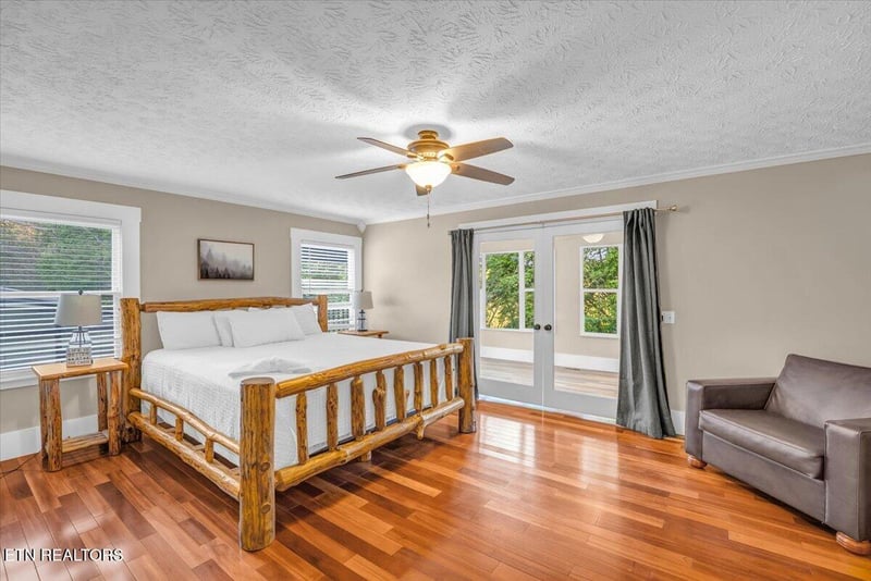 1463 Red Cedar Ln, Sevierville, TN 37876