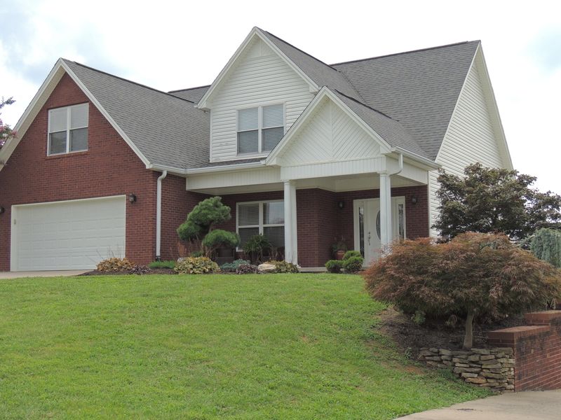 1463 Windfield Dr, Morristown, TN 37813