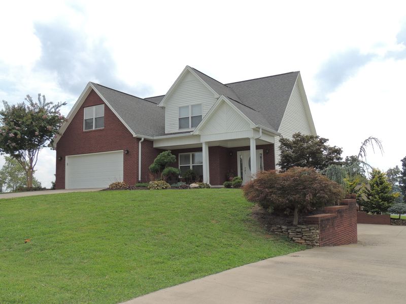 1463 Windfield Dr, Morristown, TN 37813