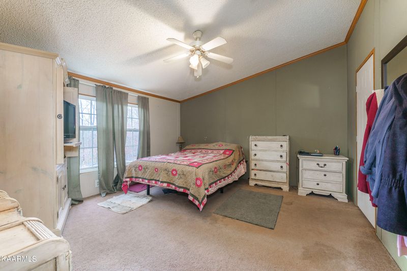 1464 Black Oak Dr, Sevierville, TN 37876