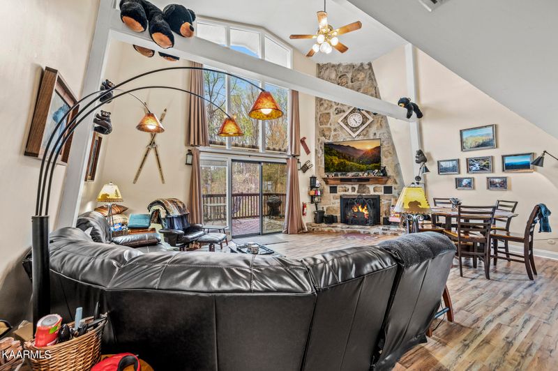 1464 S Baden Dr, Gatlinburg, TN 37738