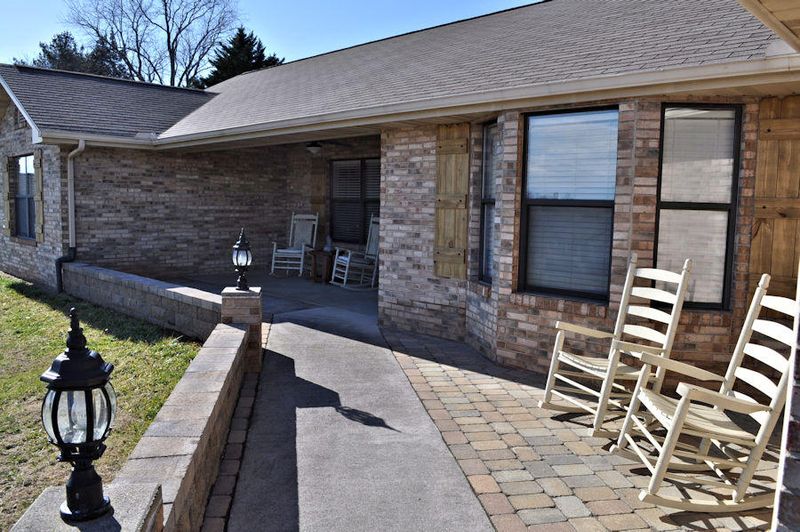 1465 Double D Dr, Sevierville, TN 37876