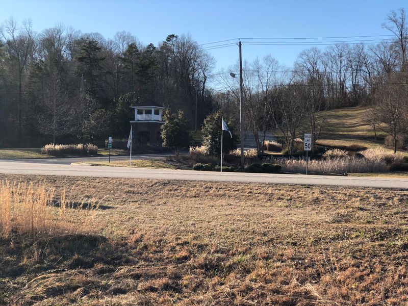 1466 Gallaher Rd, Kingston, TN 37763