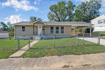 147 Athens Rd, Oak Ridge, TN 37830