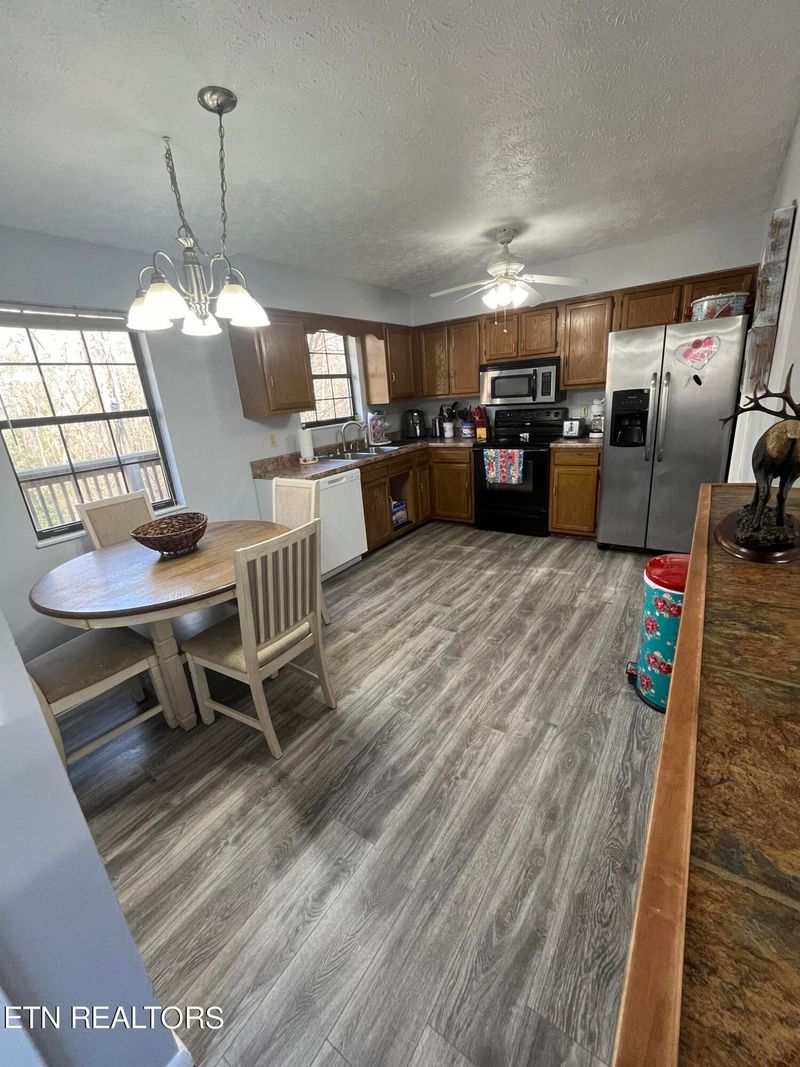147 Barrier Dr, Loudon, TN 37774