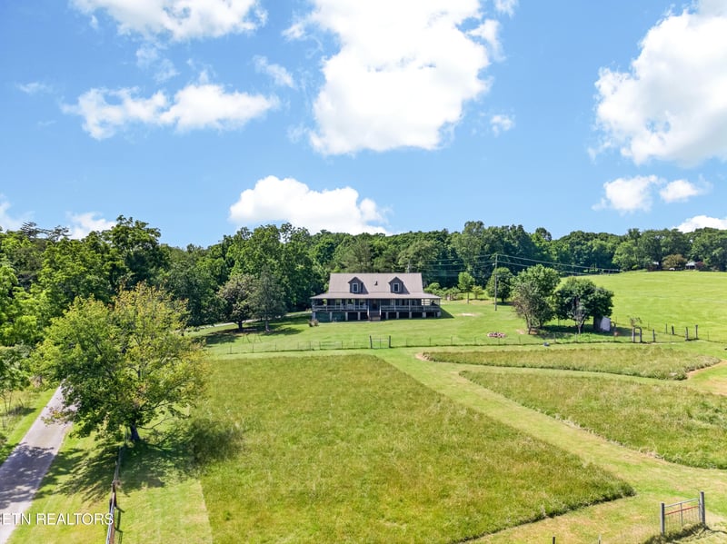 147 Bradbury Ln, Crossville, TN 38555