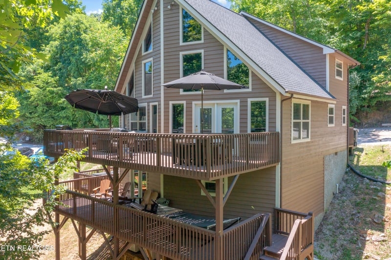 147 Flat Lake Cir, Speedwell, TN 37870