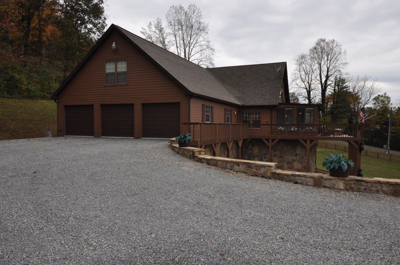 147 Fox Hollow Rd, Townsend, TN 37882