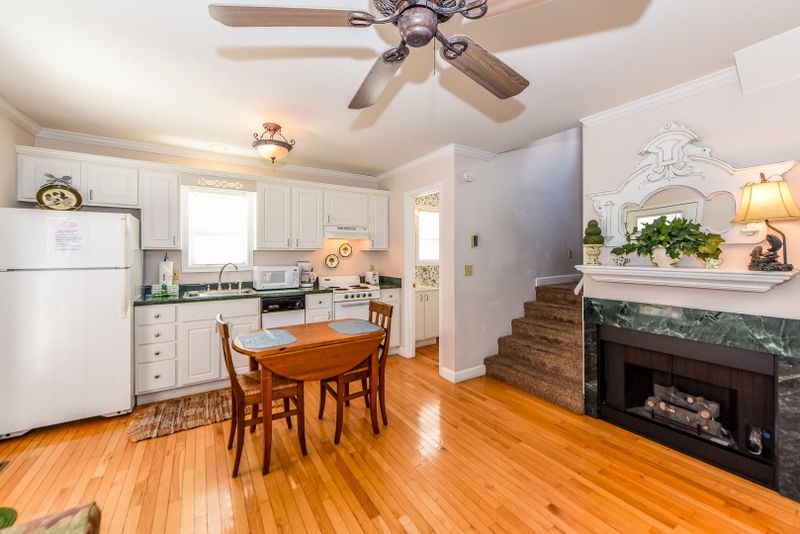 147 Roaring Fork Rd, Gatlinburg, TN 37738