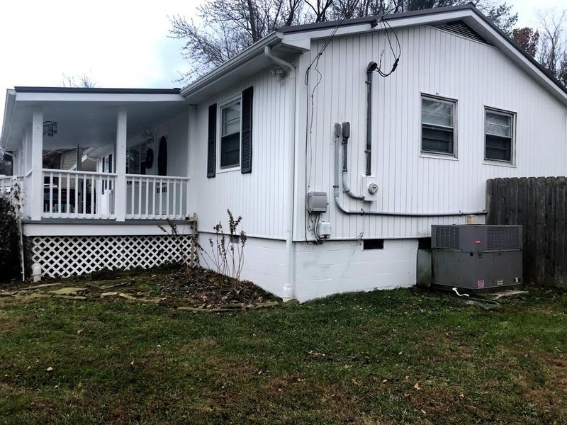 147 Storie Ave, Crossville, TN 38555