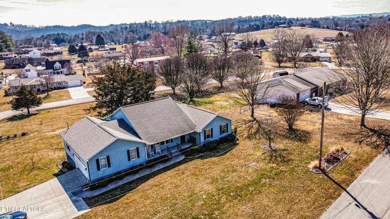 147 Thacker Dr, Lafollette, TN 37766