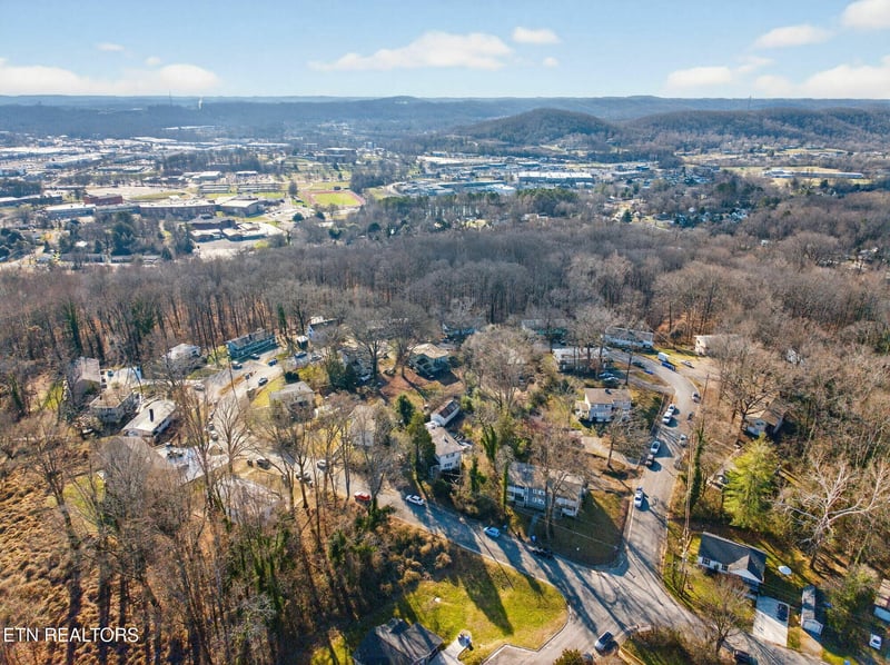 147 Waddell Cir, Oak Ridge, TN 37830