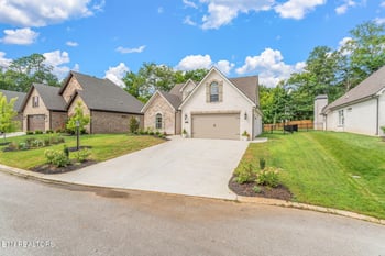 1470 Bronze Ln, Knoxville, TN 37922