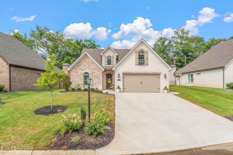 1470 Bronze Ln, Knoxville, TN 37922