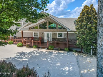 1470 Deerfield Way, Lafollette, TN 37766