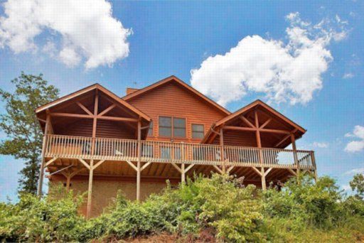 1476 Red Cedar Way, Pigeon Forge, TN 37876