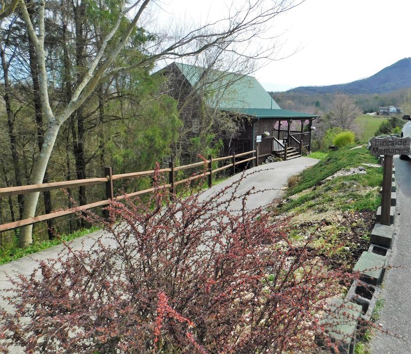 1477 Honey Oaks Way, Sevierville, TN 37876