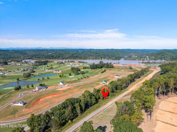 1479 Black Cove Ln, Loudon, TN 37774