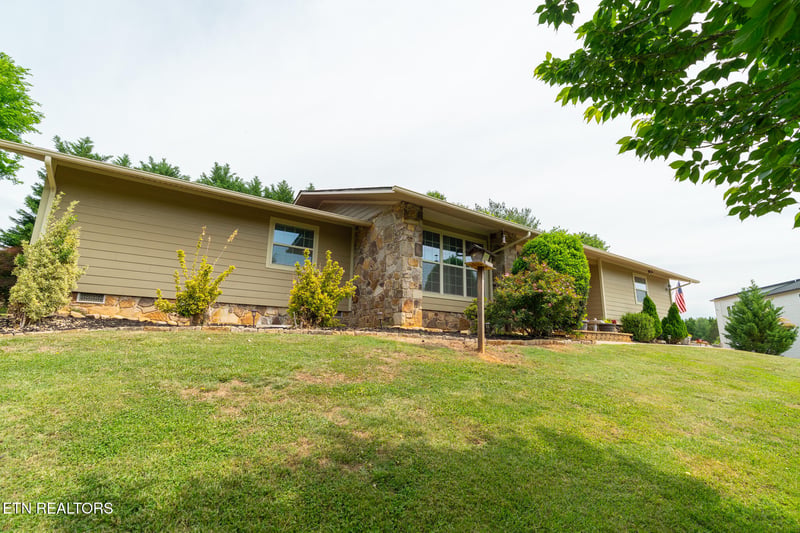 1479 Wendron Moors Dr, Sevierville, TN 37862