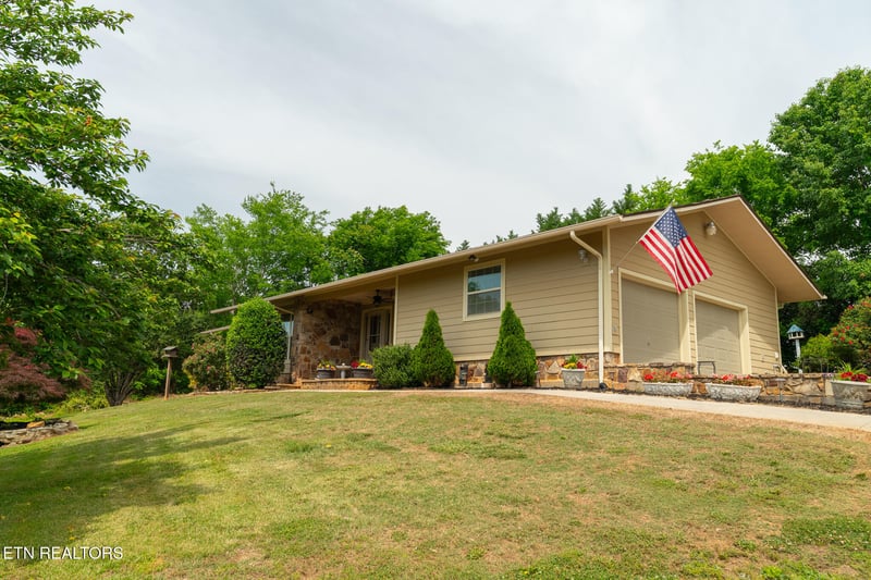 1479 Wendron Moors Dr, Sevierville, TN 37862