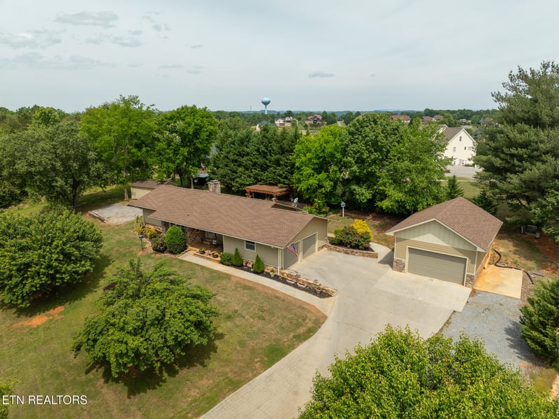 1479 Wendron Moors Dr, Sevierville, TN 37862