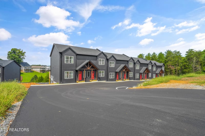 1479 William Holt Blvd, Sevierville, TN 37862