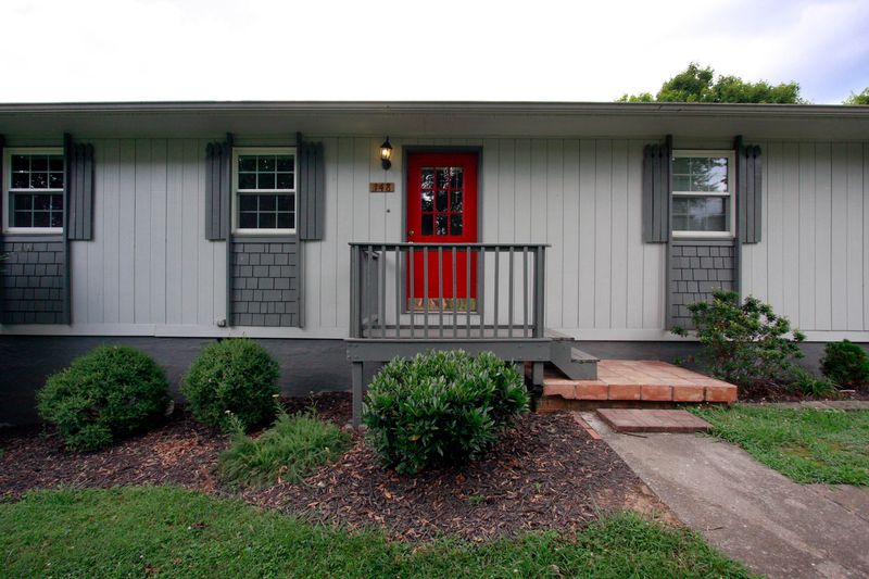 148 Amesbury Rd, Knoxville, TN 37934
