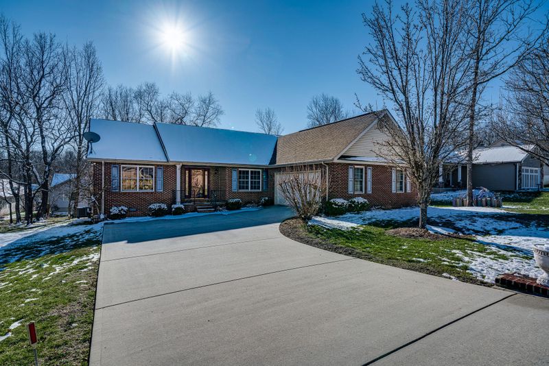 148 Berkshire Loop, Crossville, TN 38558