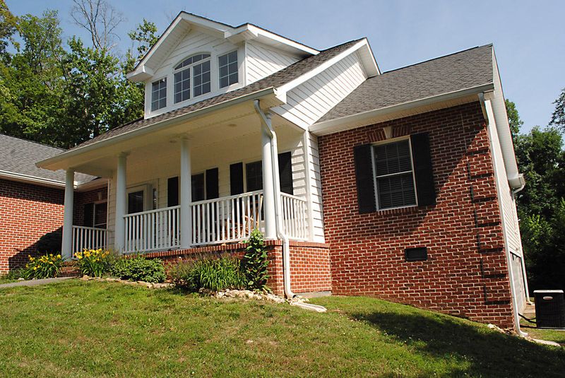 148 Carson Pl, Clinton, TN 37716