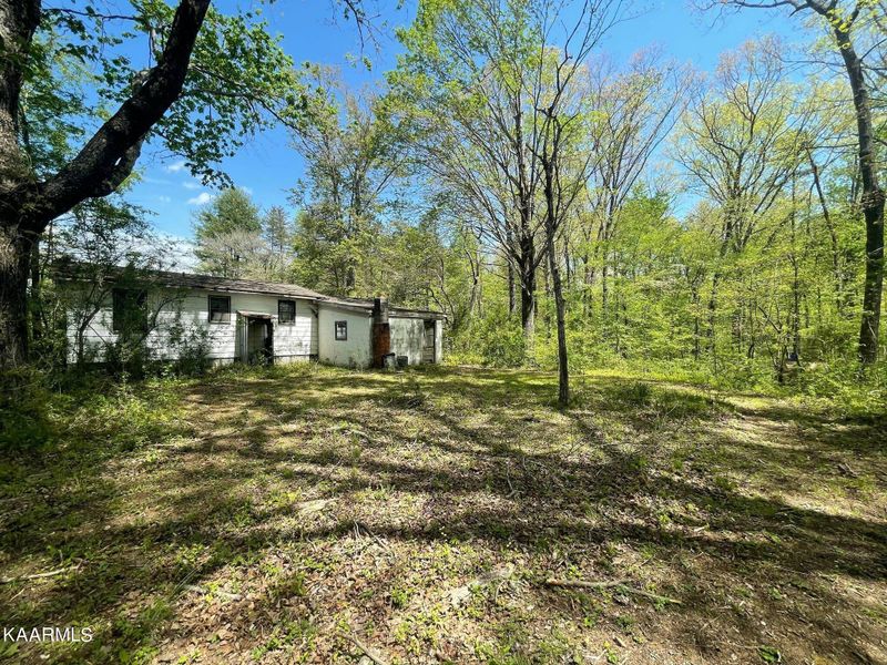 148 Crab Orchard Cemetery Rd, Oakdale, TN 37829