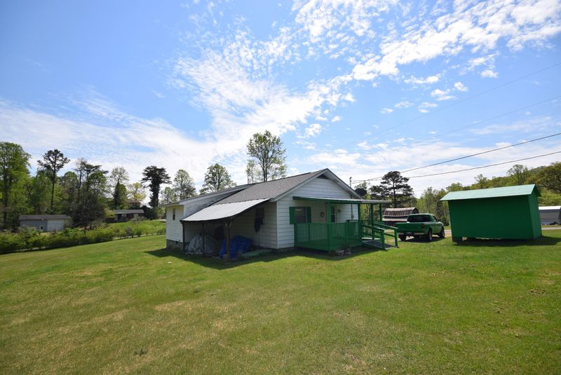 148 Johnny Smith Ln, Clinton, TN 37716