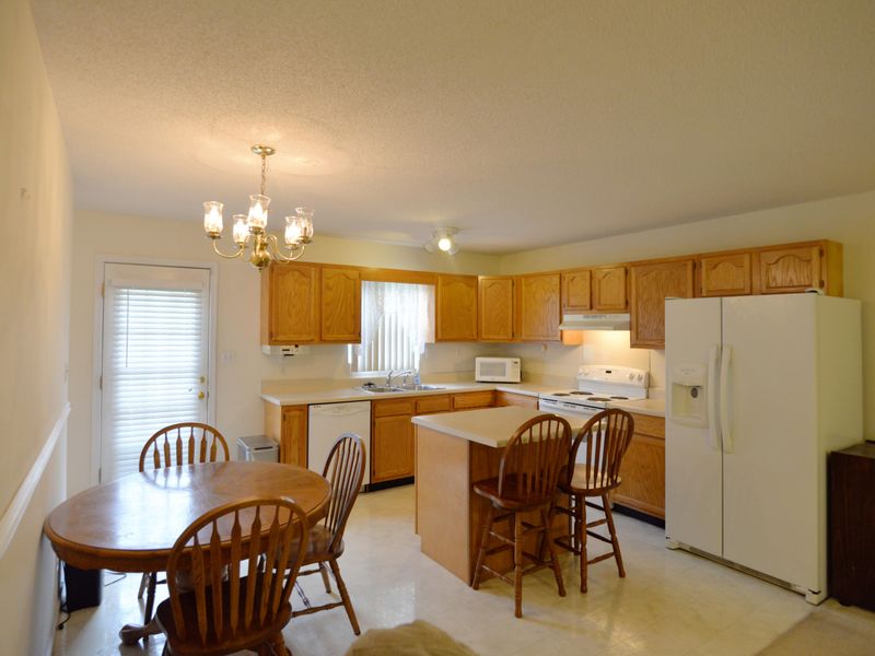 148 Meadow View Ln, Powell, TN 37849