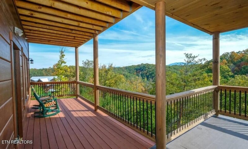 1481 Sleepy Valley Ln, Sevierville, TN 37876