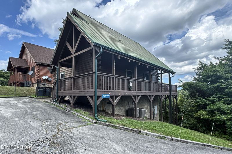 1482 Red Cedar Way Ln, Sevierville, TN 37876