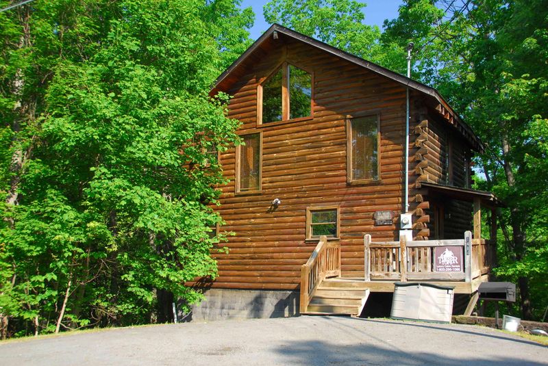 1484 Cupid Way, Sevierville, TN 37876
