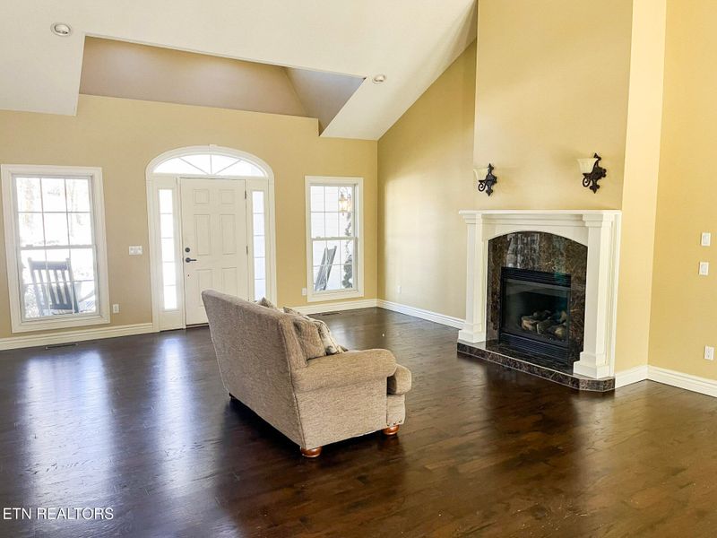 1484 E Deer Creek Dr, Crossville, TN 38571