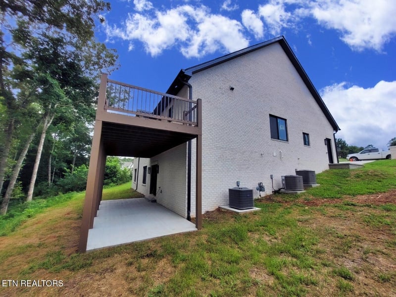 1489 Thomas Woods Way, Lenoir City, TN 37772