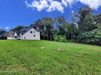 1489 Thomas Woods Way, Lenoir City, TN 37772