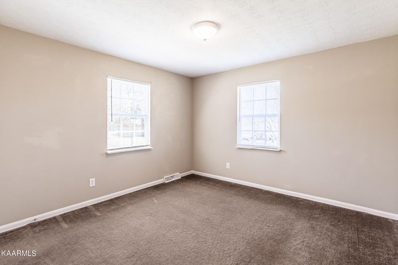 149 Boshears Tr, Jacksboro, TN 37757